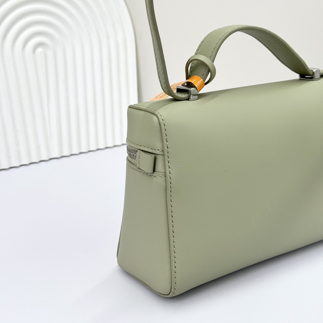 Loro Piana Extra Pocket L19  Smooth Calfskin 11 x 19 x 6.5 cm