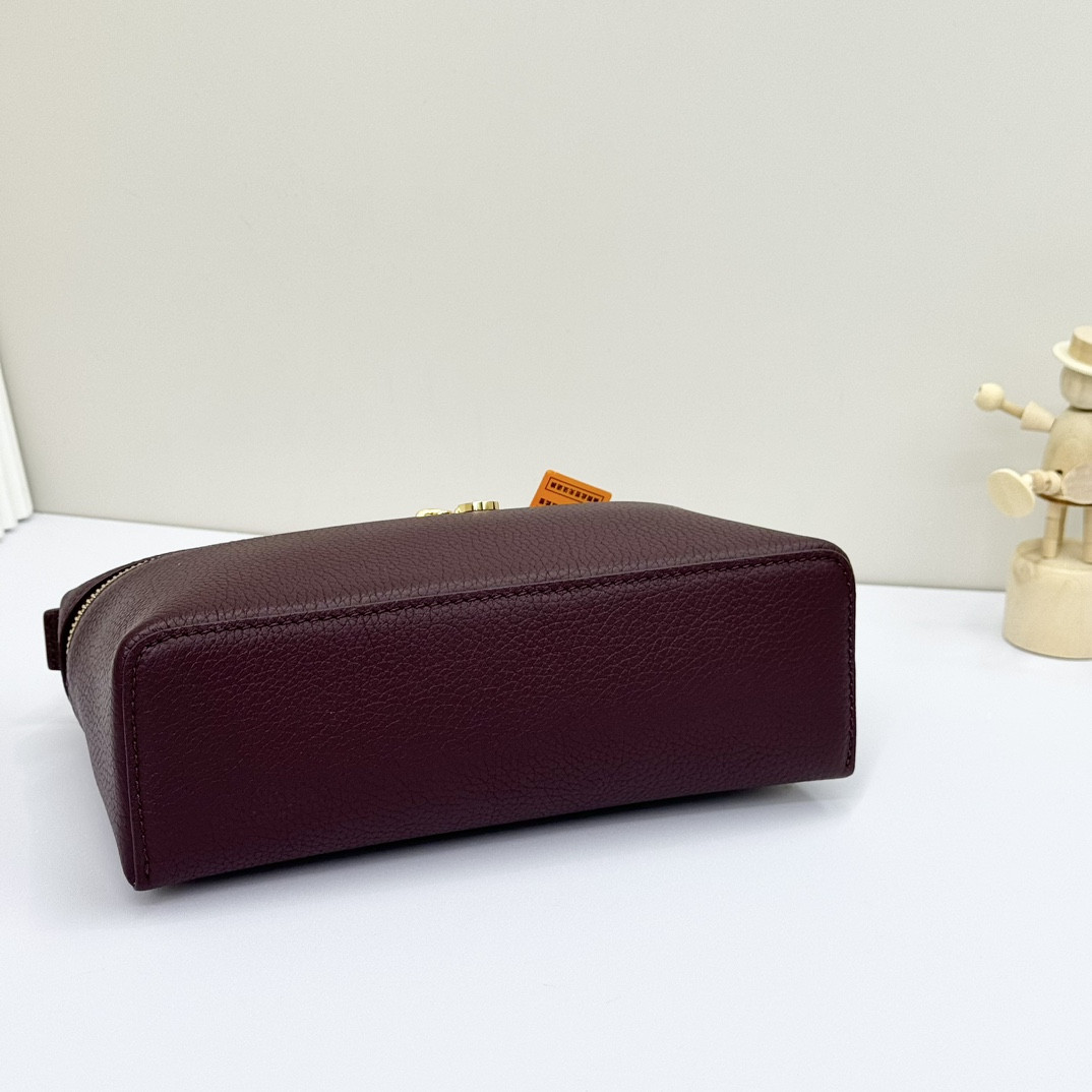 Loro Piana Extra Pocket L19 Grained Calfskin 11 x 19 x 6.5 cm