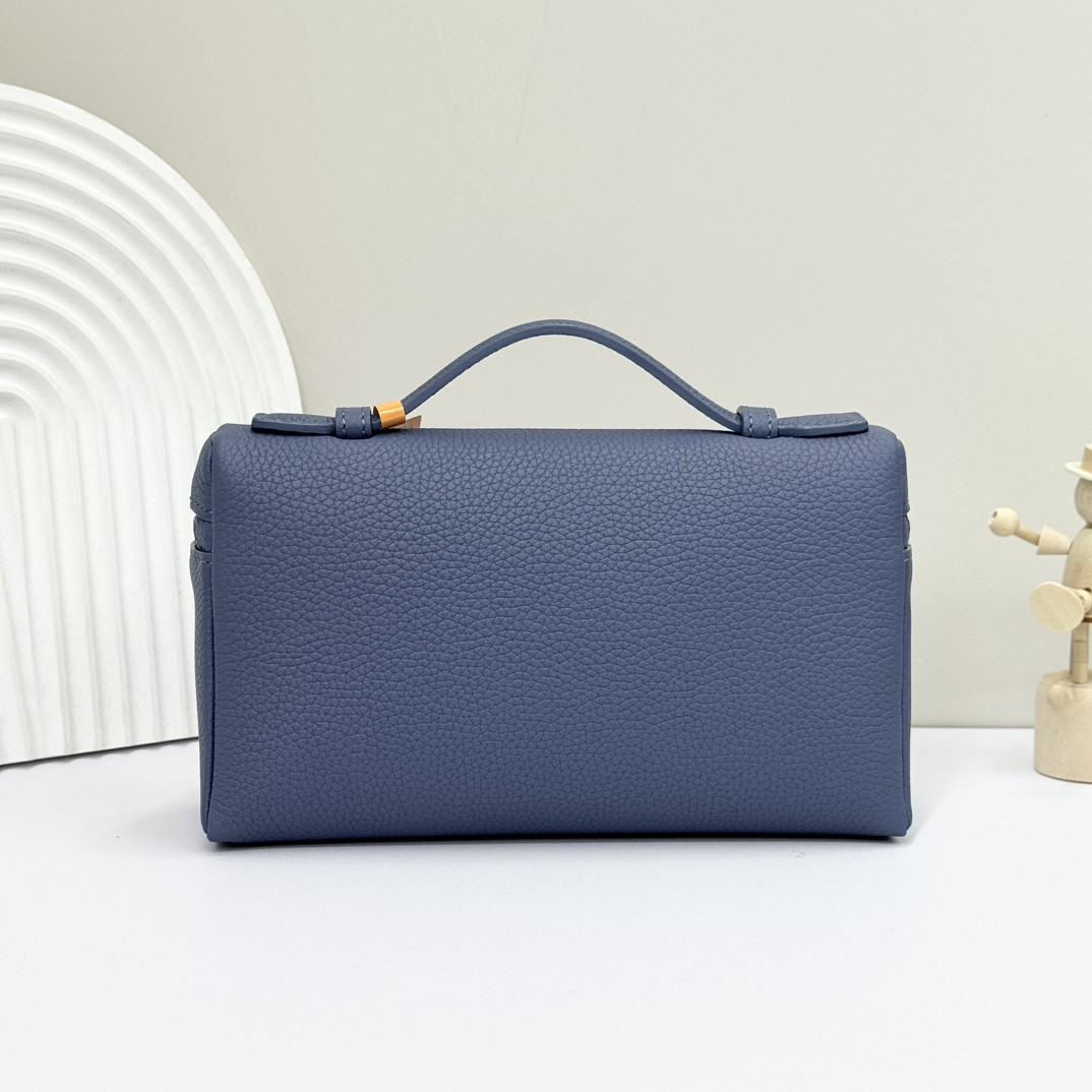 Loro Piana Extra Pocket L19 Grained Calfskin 11 x 19 x 6.5 cm