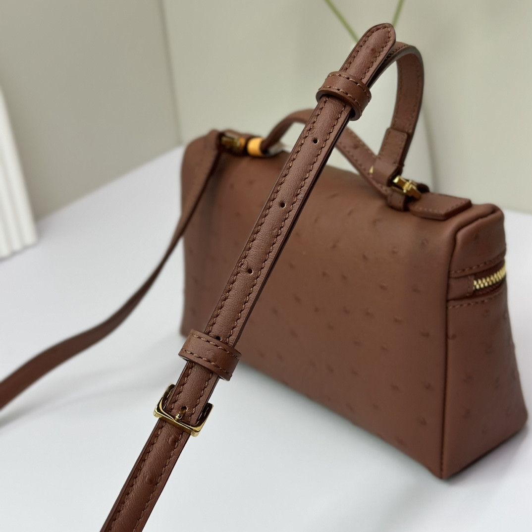 Loro Piana Extra Pocket L19 Ostrich-grained Leather 11 x 19 x 6.5 cm