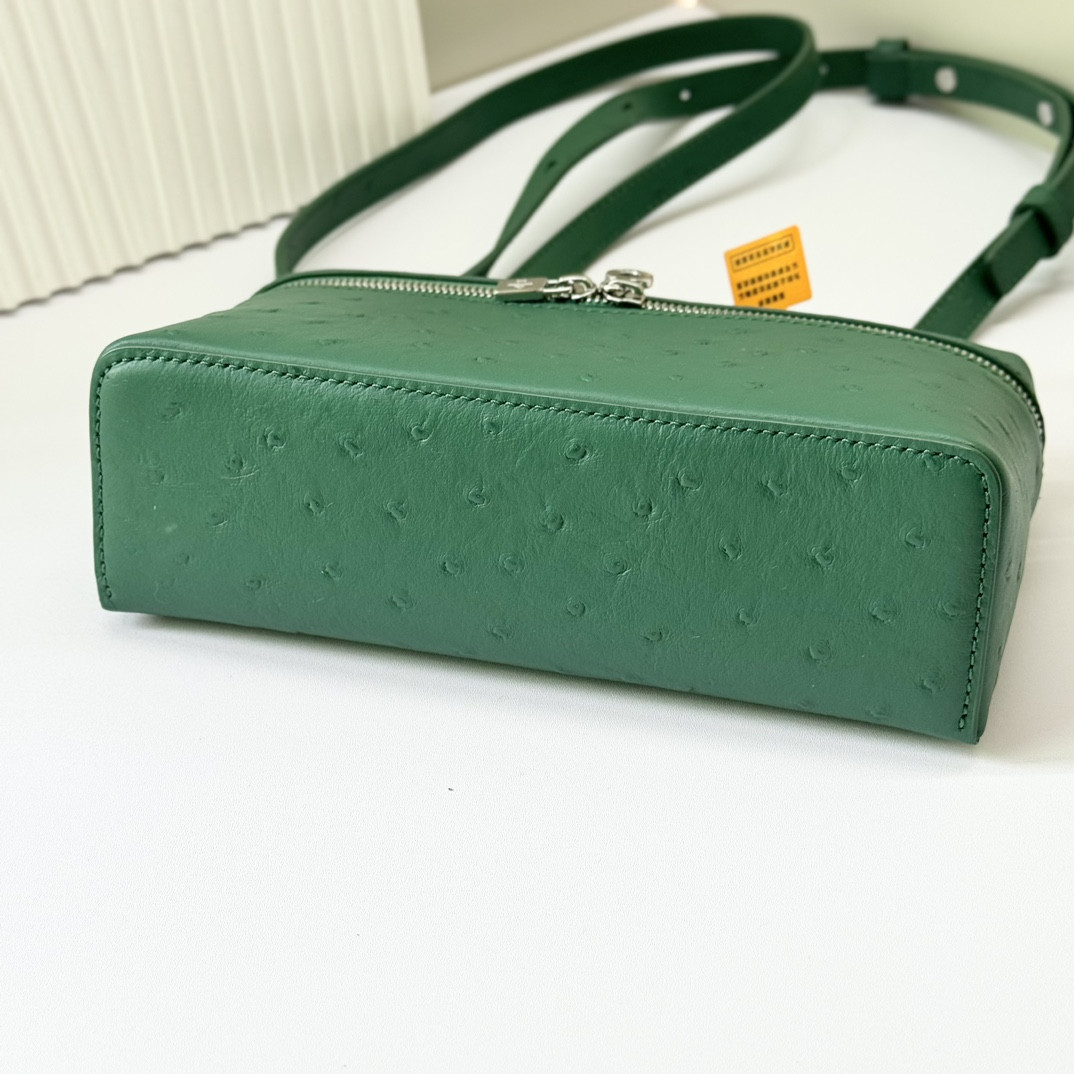 Loro Piana Extra Pocket L19 Ostrich-grained Leather 11 x 19 x 6.5 cm