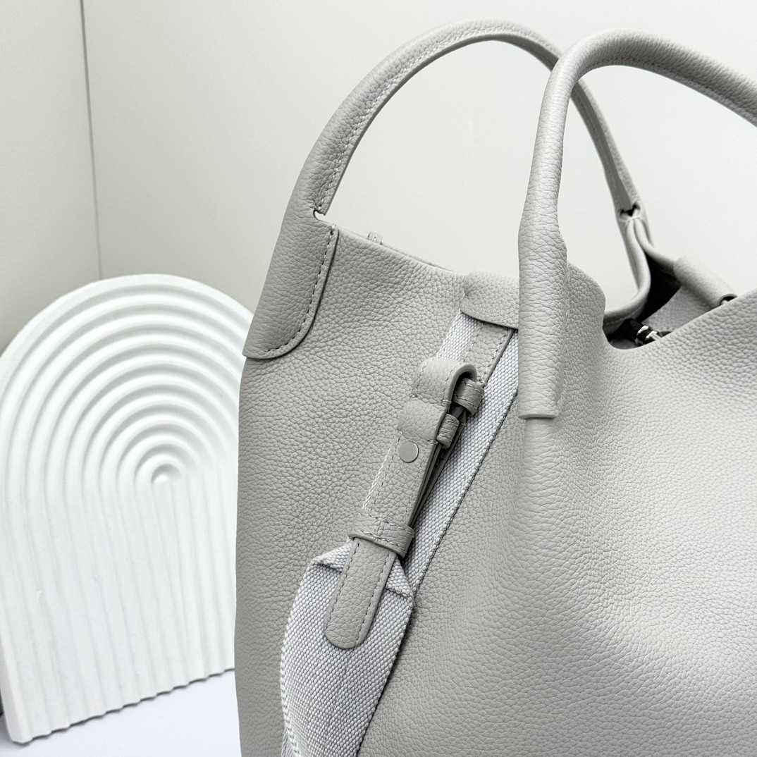 Loro Piana Large Bale Bag Grained Calfskin 24 x 20 x 27 cm