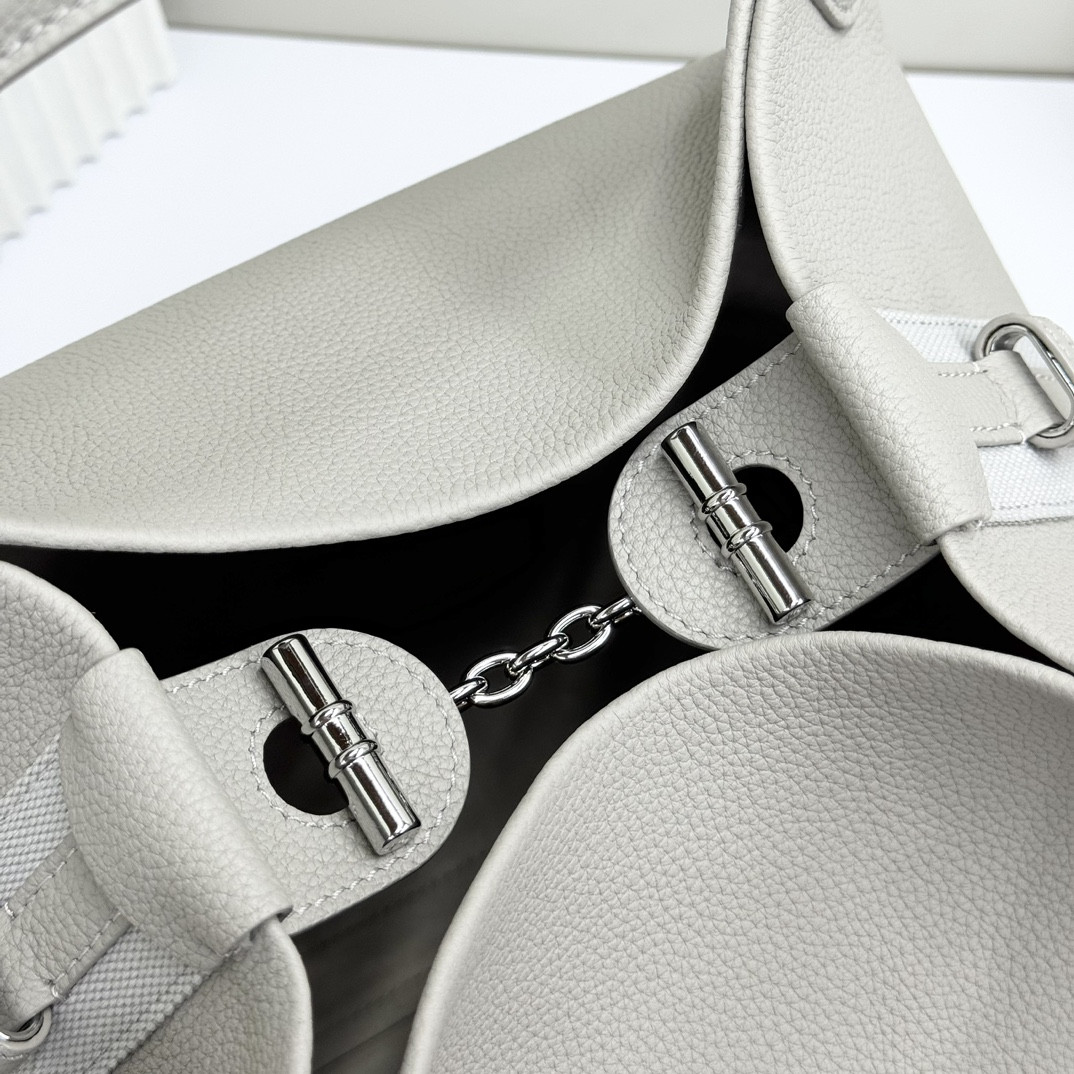 Loro Piana Large Bale Bag Grained Calfskin 24 x 20 x 27 cm