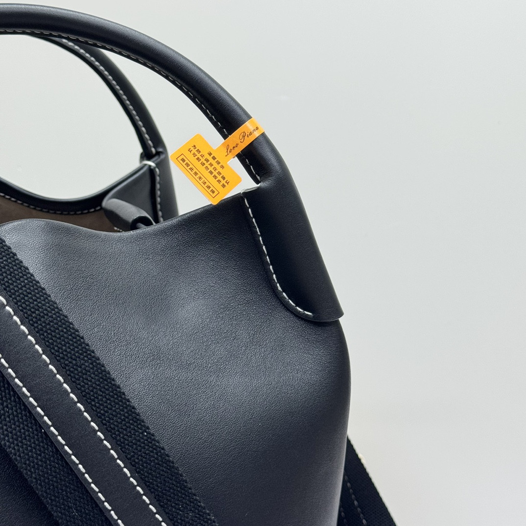 Loro Piana Large Bale Bag Smooth Calfskin 24 x 20 x 27 cm