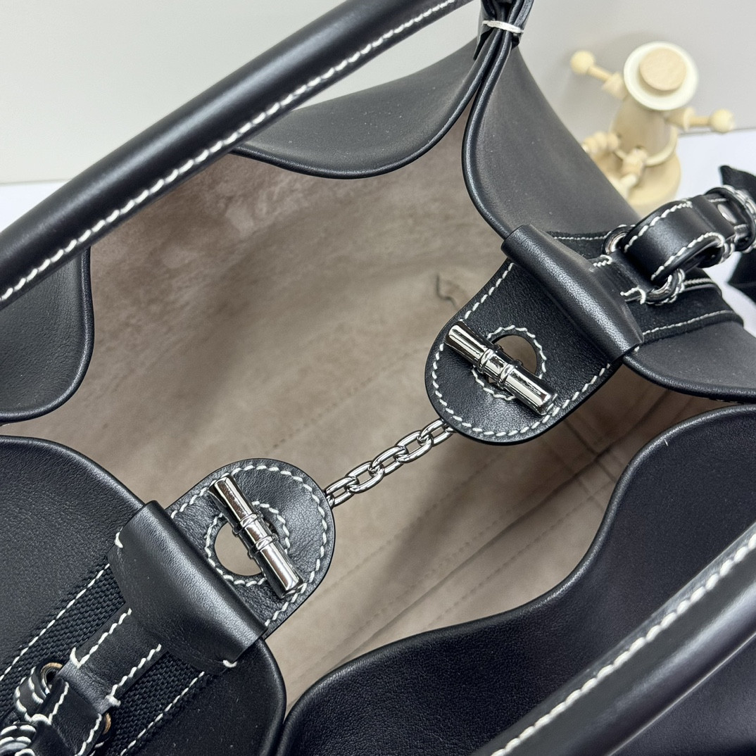 Loro Piana Large Bale Bag Smooth Calfskin 24 x 20 x 27 cm