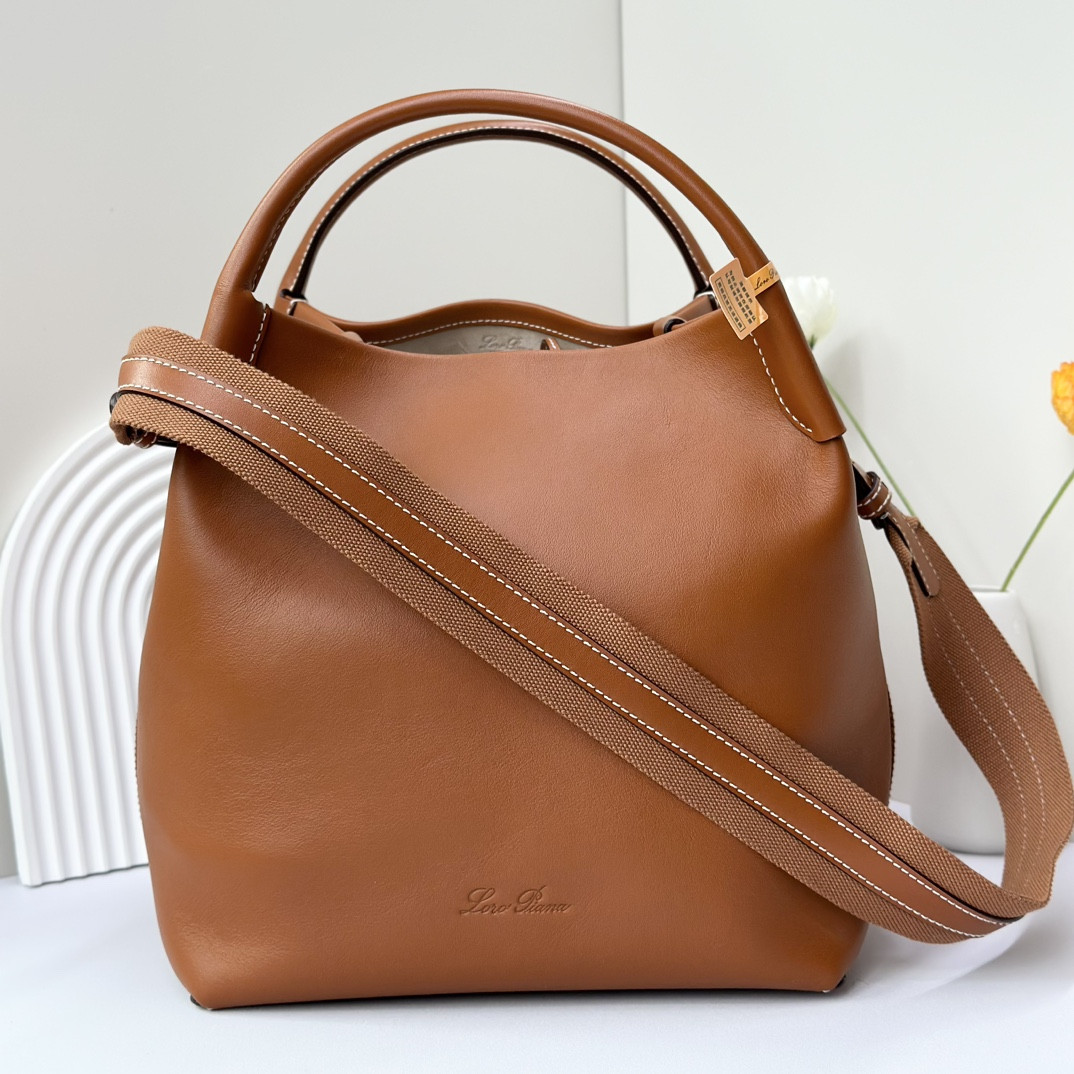 Loro Piana Large Bale Bag Smooth Calfskin 24 x 20 x 27 cm