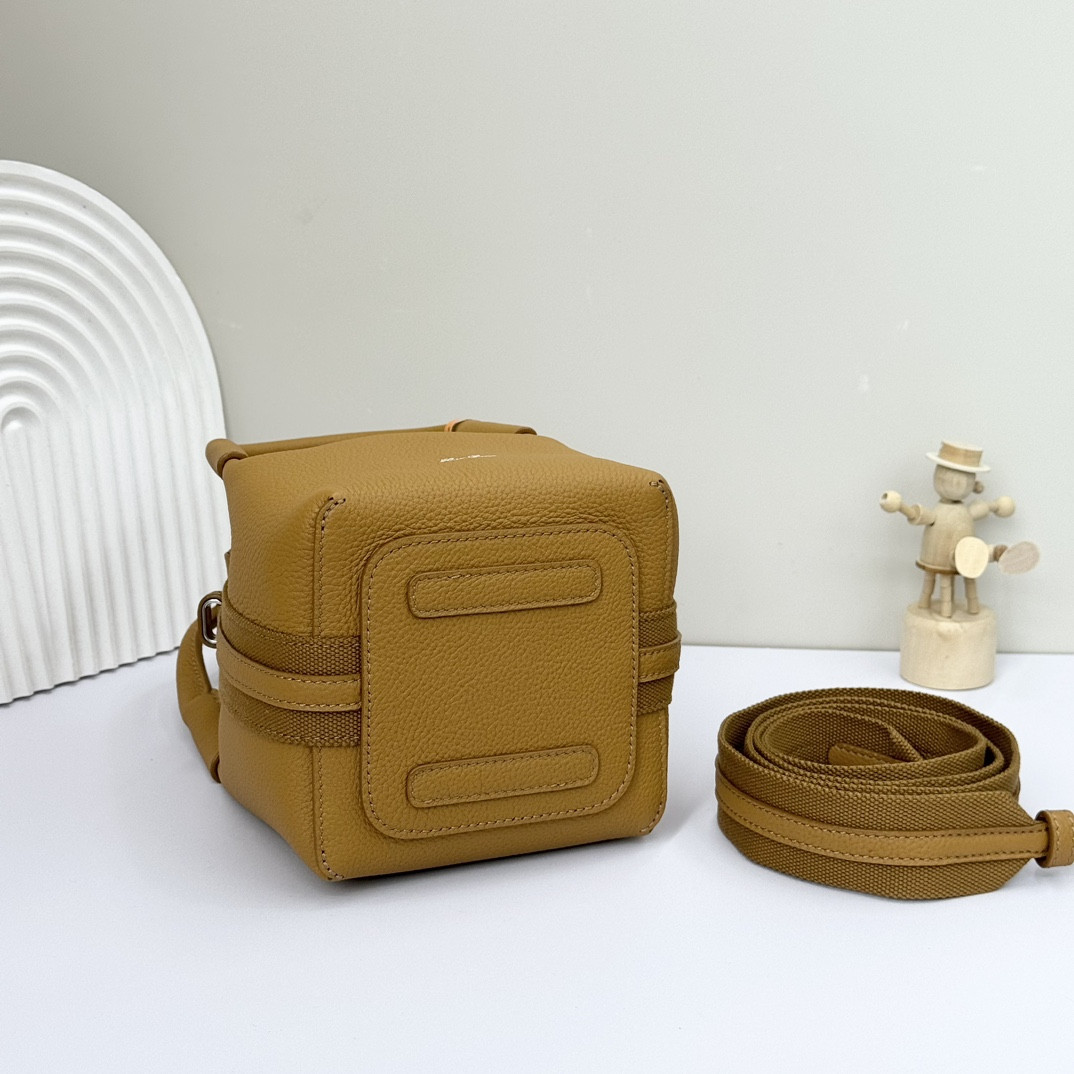 Loro Piana Micro Bale Bag Grained Calfskin 23 x 16 x 14 cm