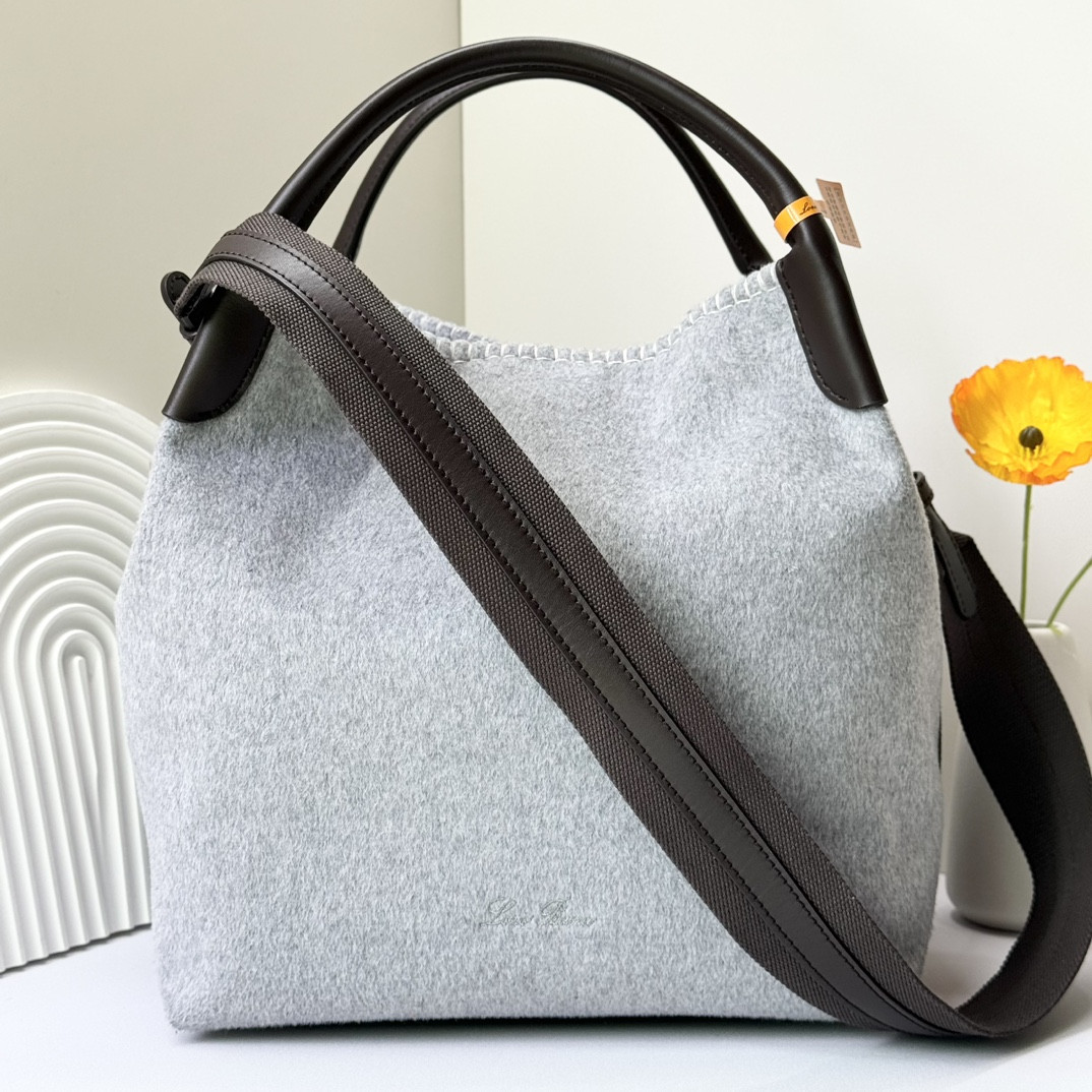 Loro Piana Large Bale Bag 24 x 20 x 27 cm