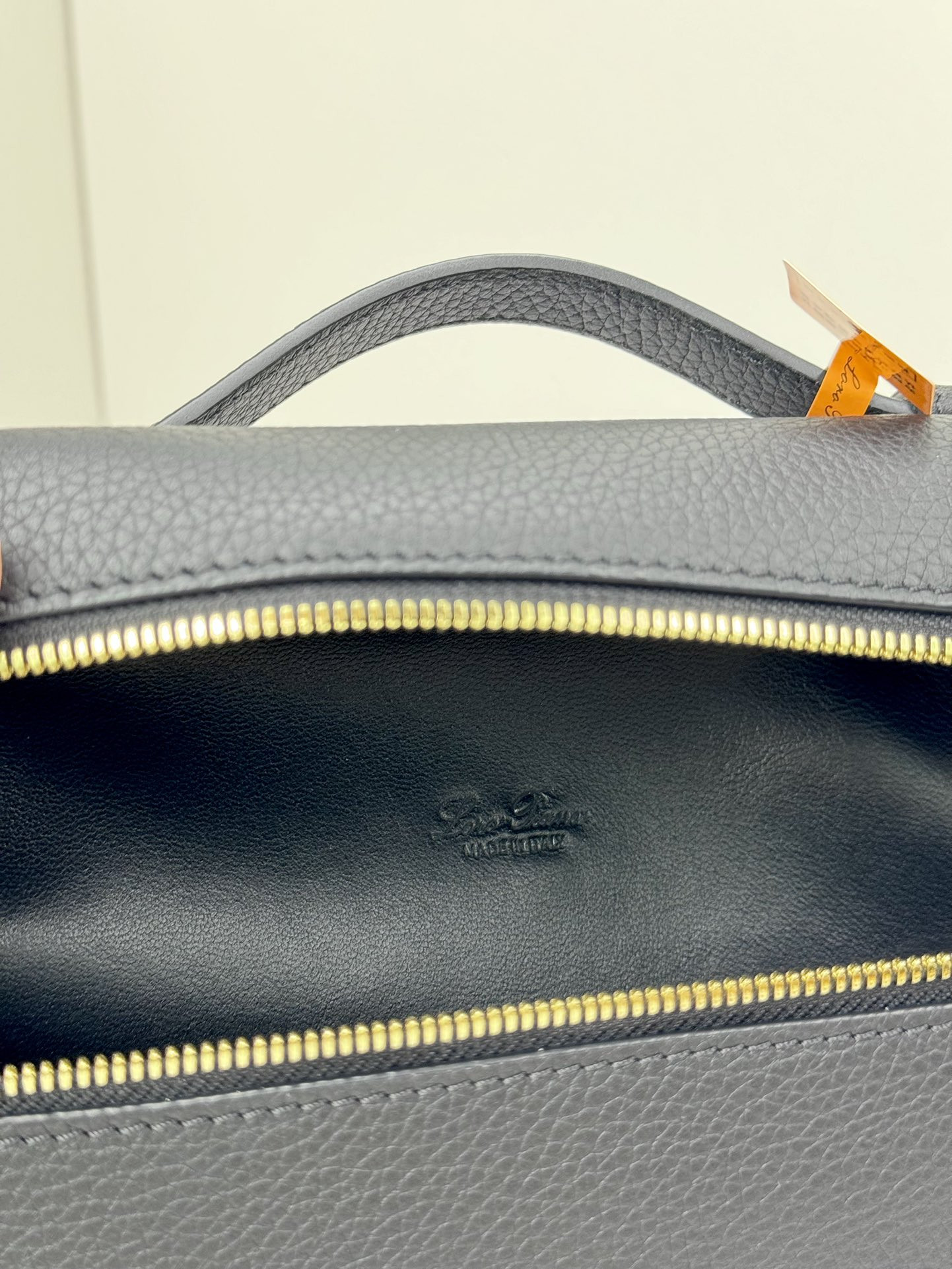 Loro Piana Extra Pocket backpack L23.5 Grained Calfskin 23 x 21 x 8 cm