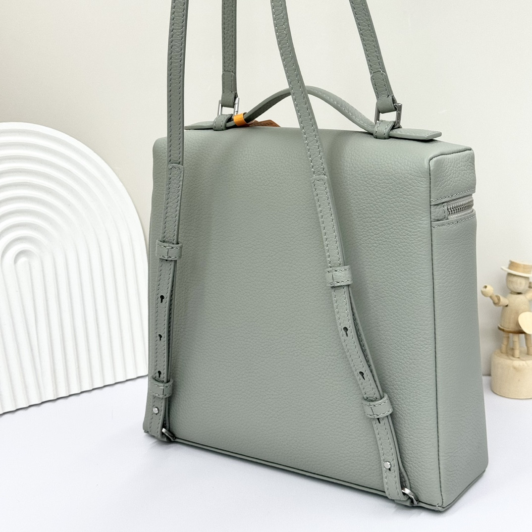 Loro Piana Extra Pocket backpack L23.5 Grained Calfskin 23 x 21 x 8 cm