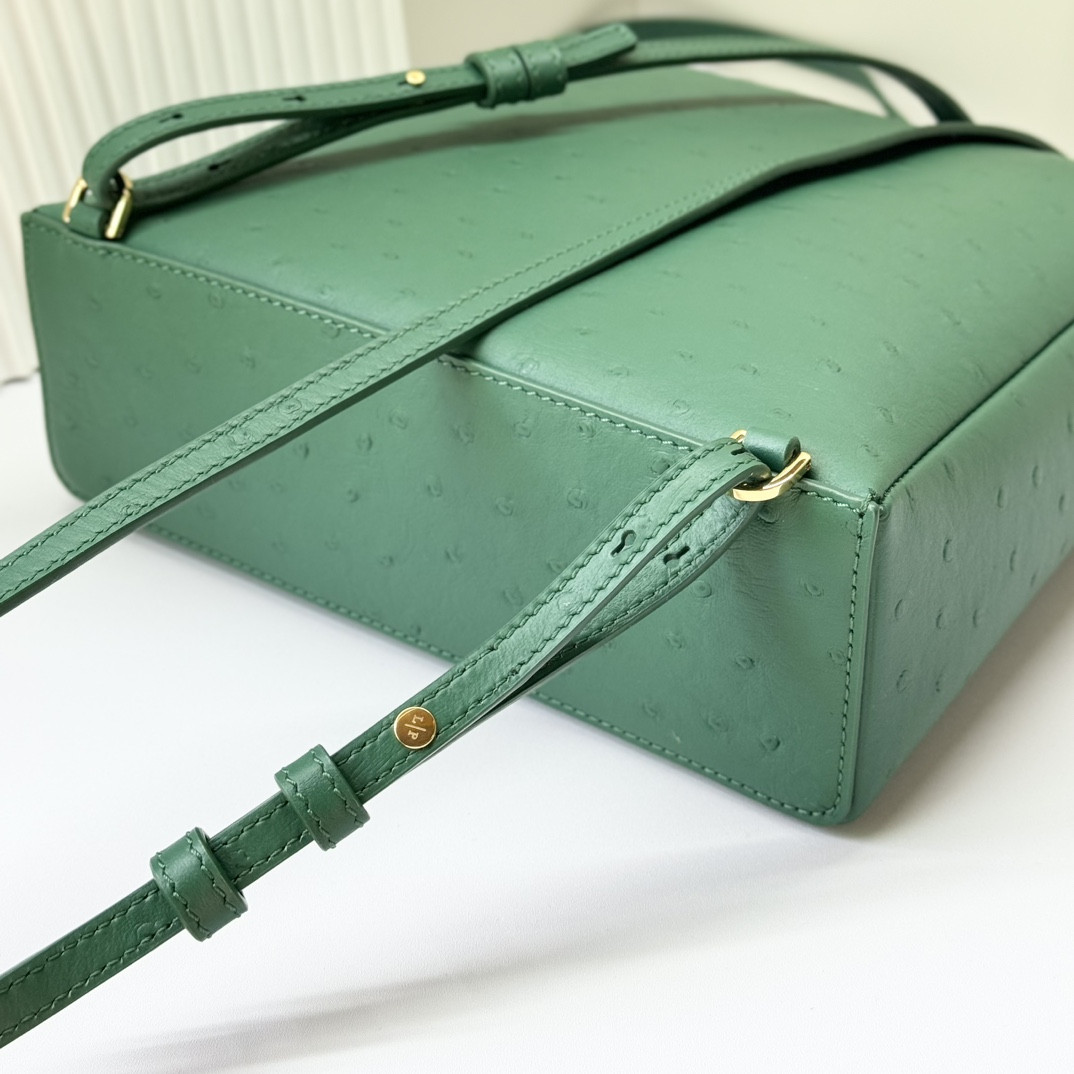 Loro Piana Extra Pocket backpack L23.5 Ostrich-grained Leather 23 x 21 x 8 cm