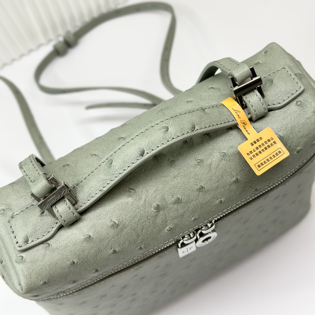 Loro Piana Extra Pocket backpack L23.5 Ostrich-grained Leather 23 x 21 x 8 cm