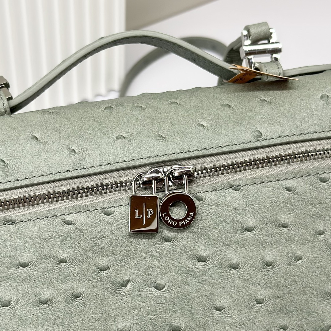 Loro Piana Extra Pocket backpack L23.5 Ostrich-grained Leather 23 x 21 x 8 cm