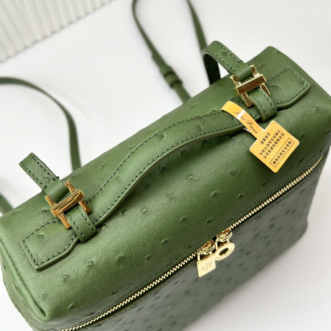 Loro Piana Extra Pocket backpack L23.5 Ostrich-grained Leather 23 x 21 x 8 cm