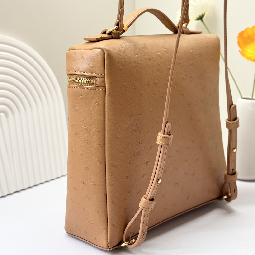 Loro Piana Extra Pocket backpack L23.5 Ostrich-grained Leather 23 x 21 x 8 cm