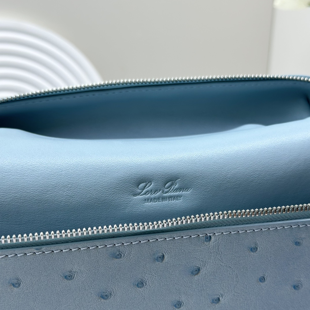 Loro Piana Extra Pocket backpack L23.5 Ostrich-grained Leather 23 x 21 x 8 cm