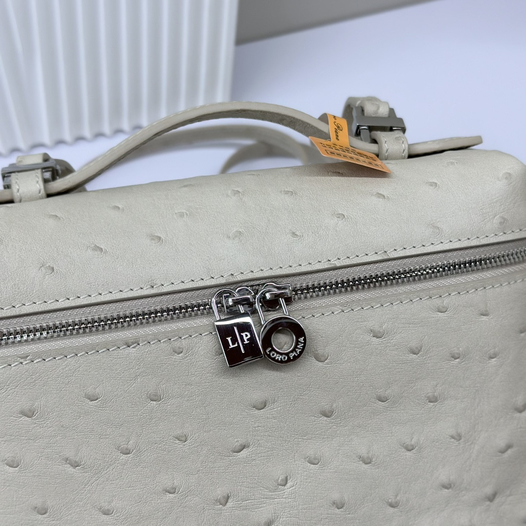 Loro Piana Extra Pocket backpack L23.5 Ostrich-grained Leather 23 x 21 x 8 cm