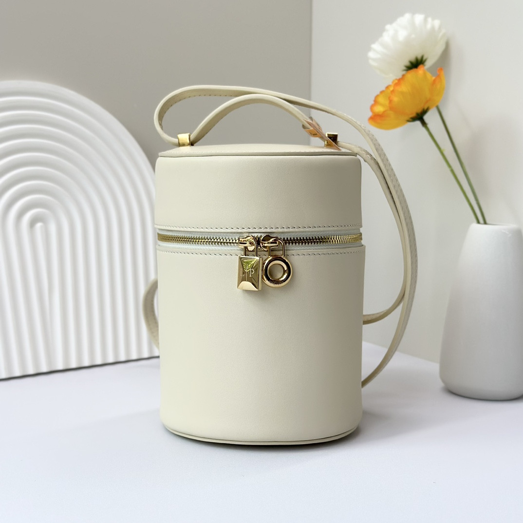 Loro Piana Extra Case Smooth Calfskin 12 x16 x12cm