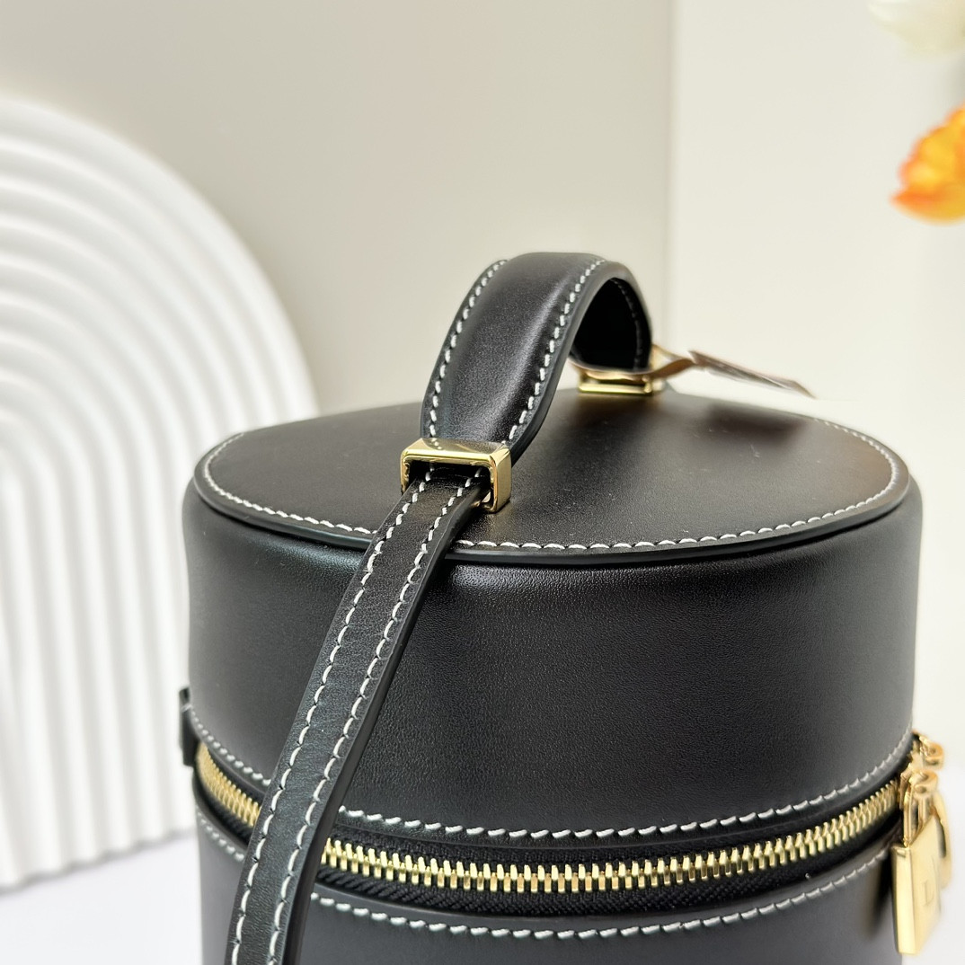 Loro Piana Extra Case Smooth Calfskin 12 x16 x12cm