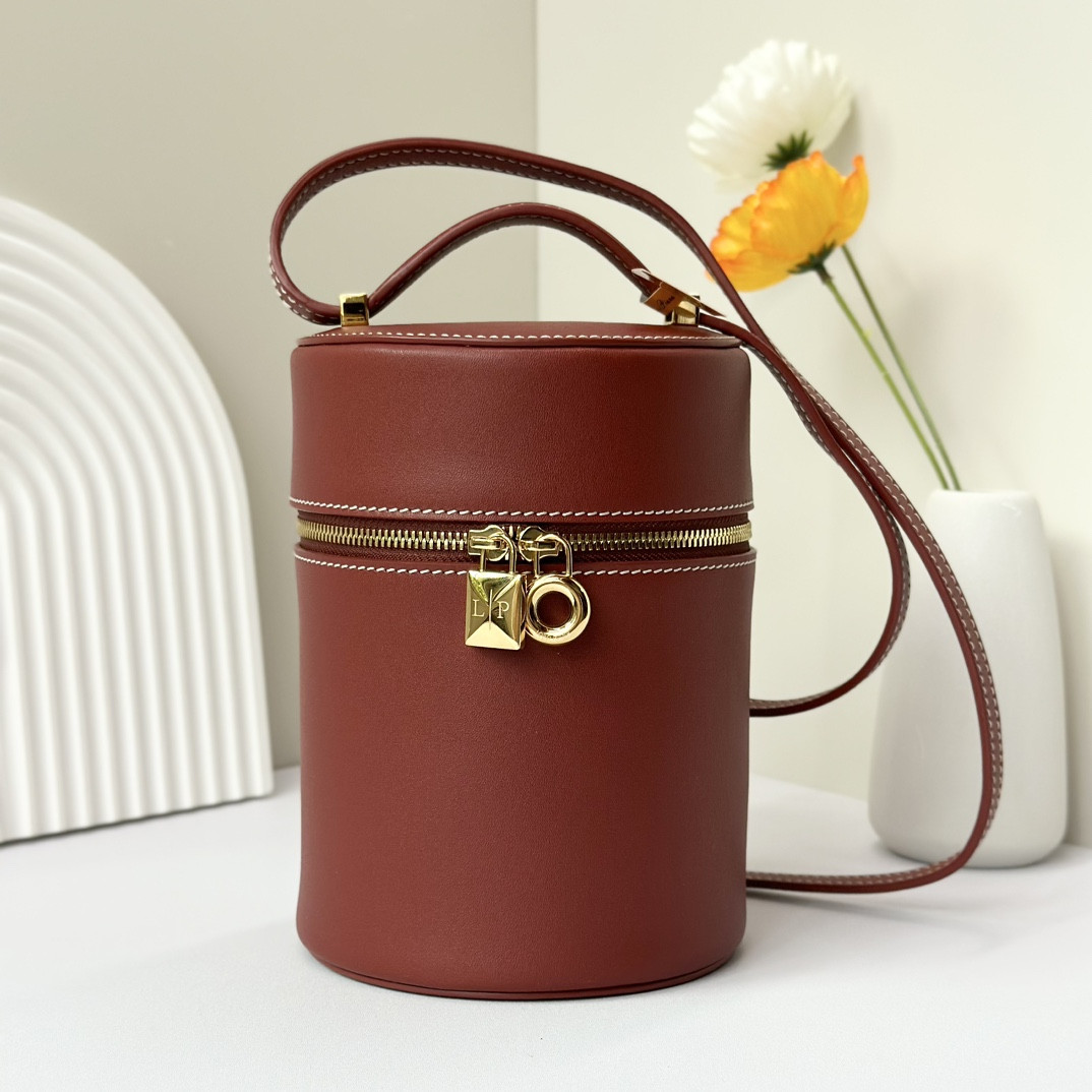 Loro Piana Extra Case Smooth Calfskin 12 x16 x12cm