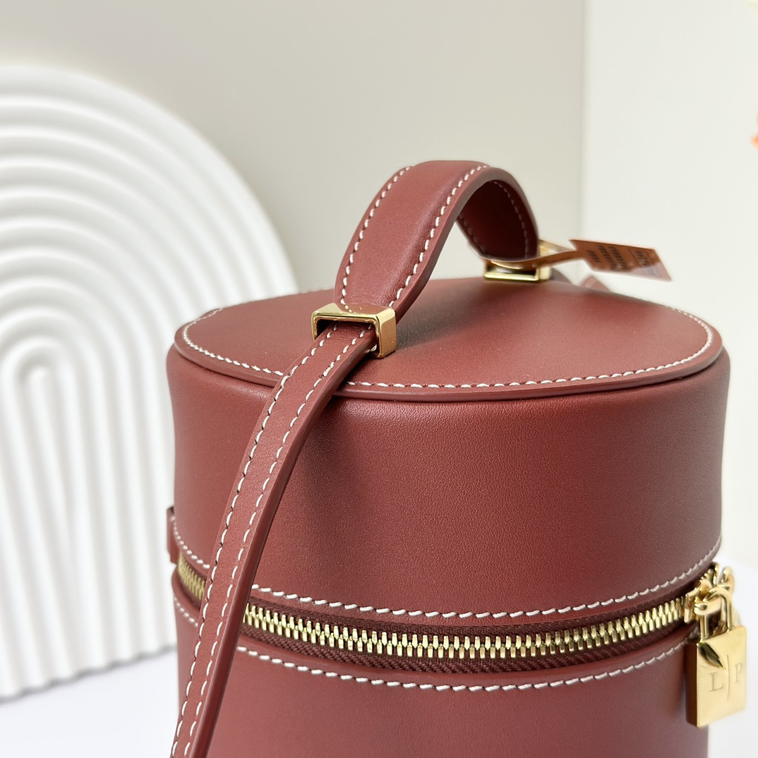 Loro Piana Extra Case Smooth Calfskin 12 x16 x12cm