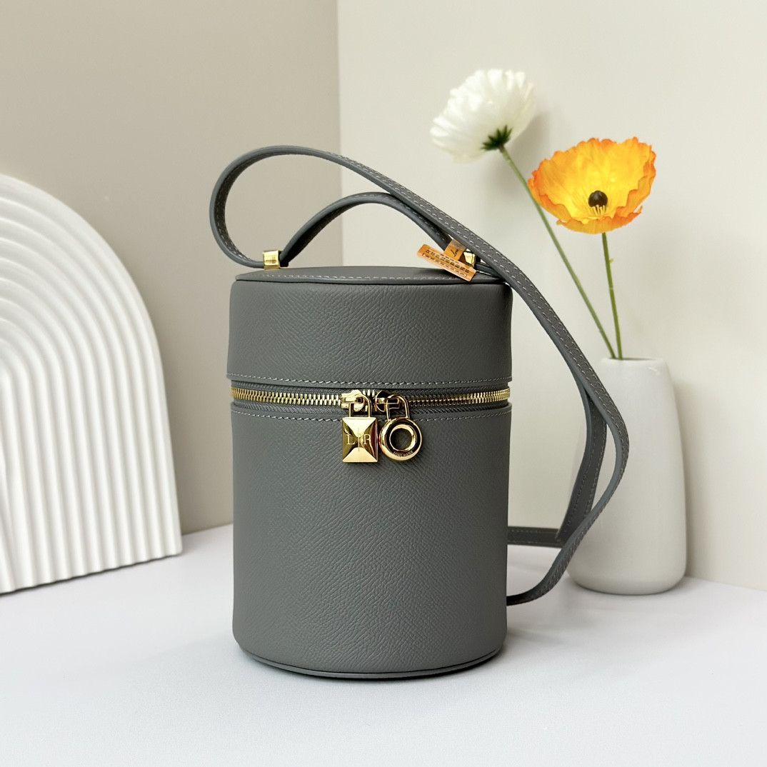 Loro Piana Extra Case Textured Calfskin 12 x16 x12cm