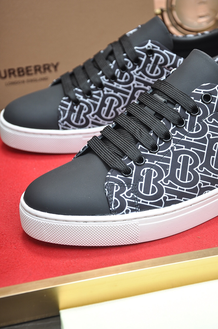 UA Burberry Sneakers