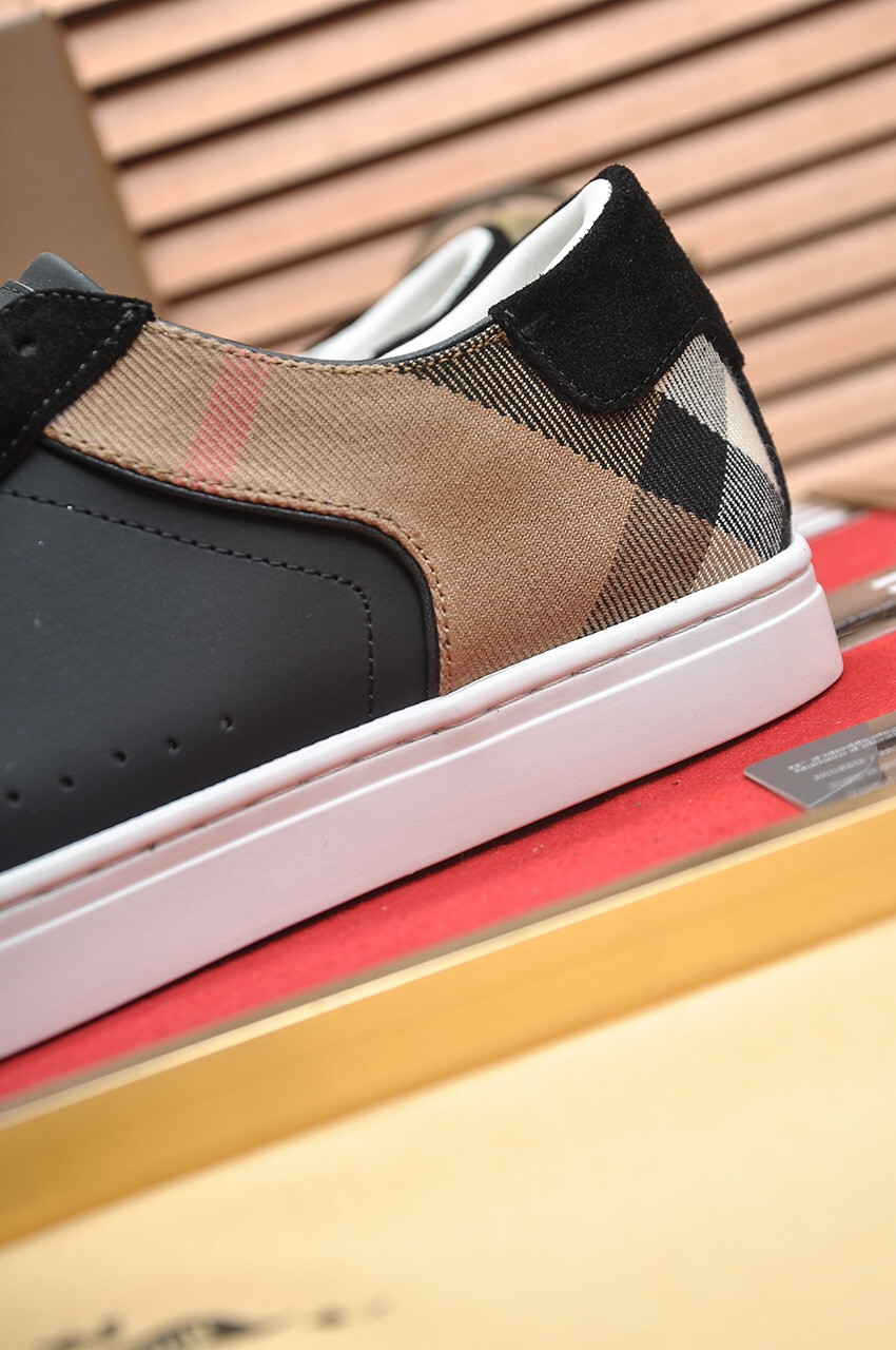 UA Burberry Sneakers