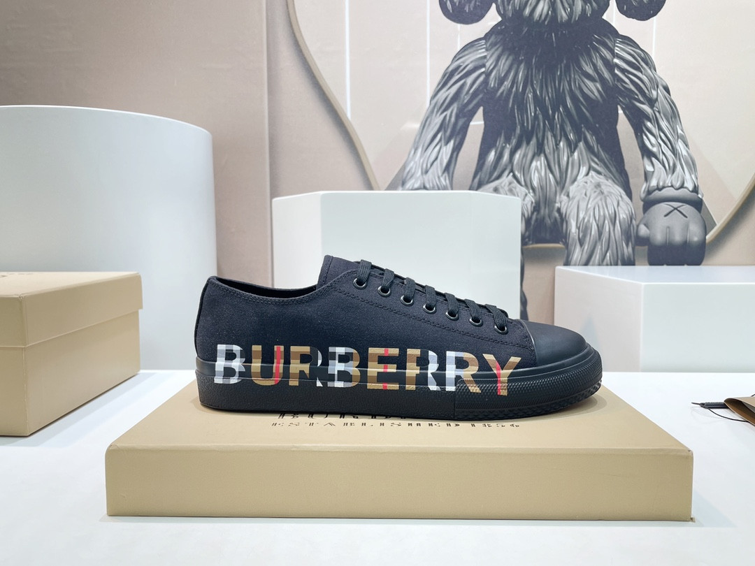 UA Burberry Sneakers