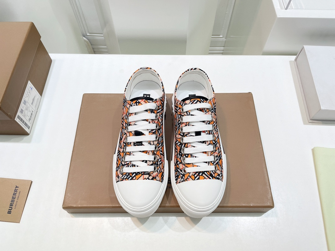 UA Burberry Sneakers