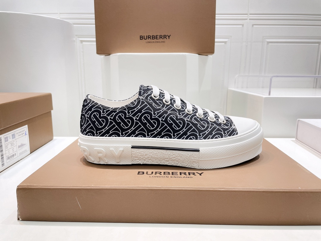 UA Burberry Sneakers