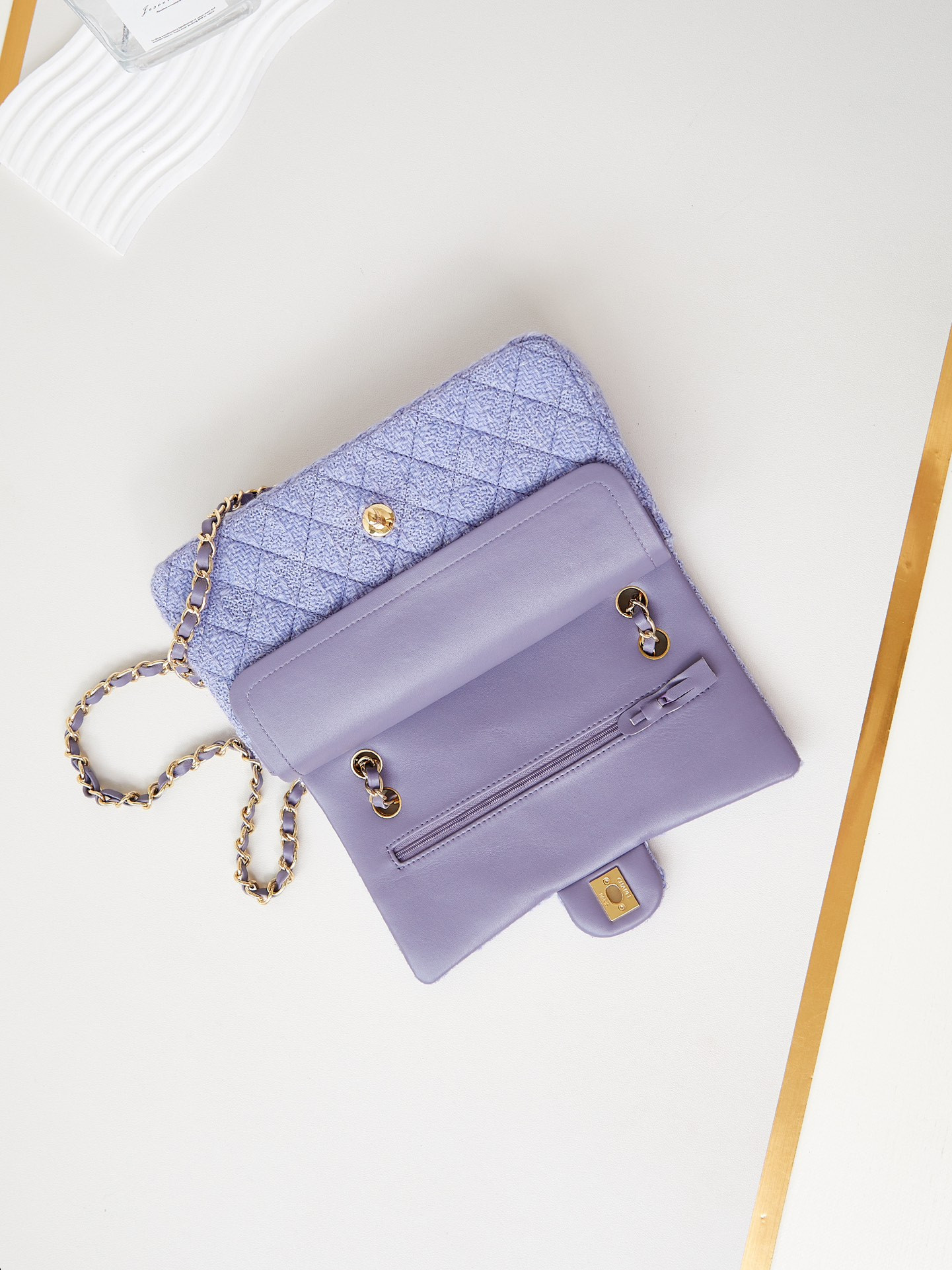 Chanel Classic Flap Bag 15.5×25.5×6.5cm