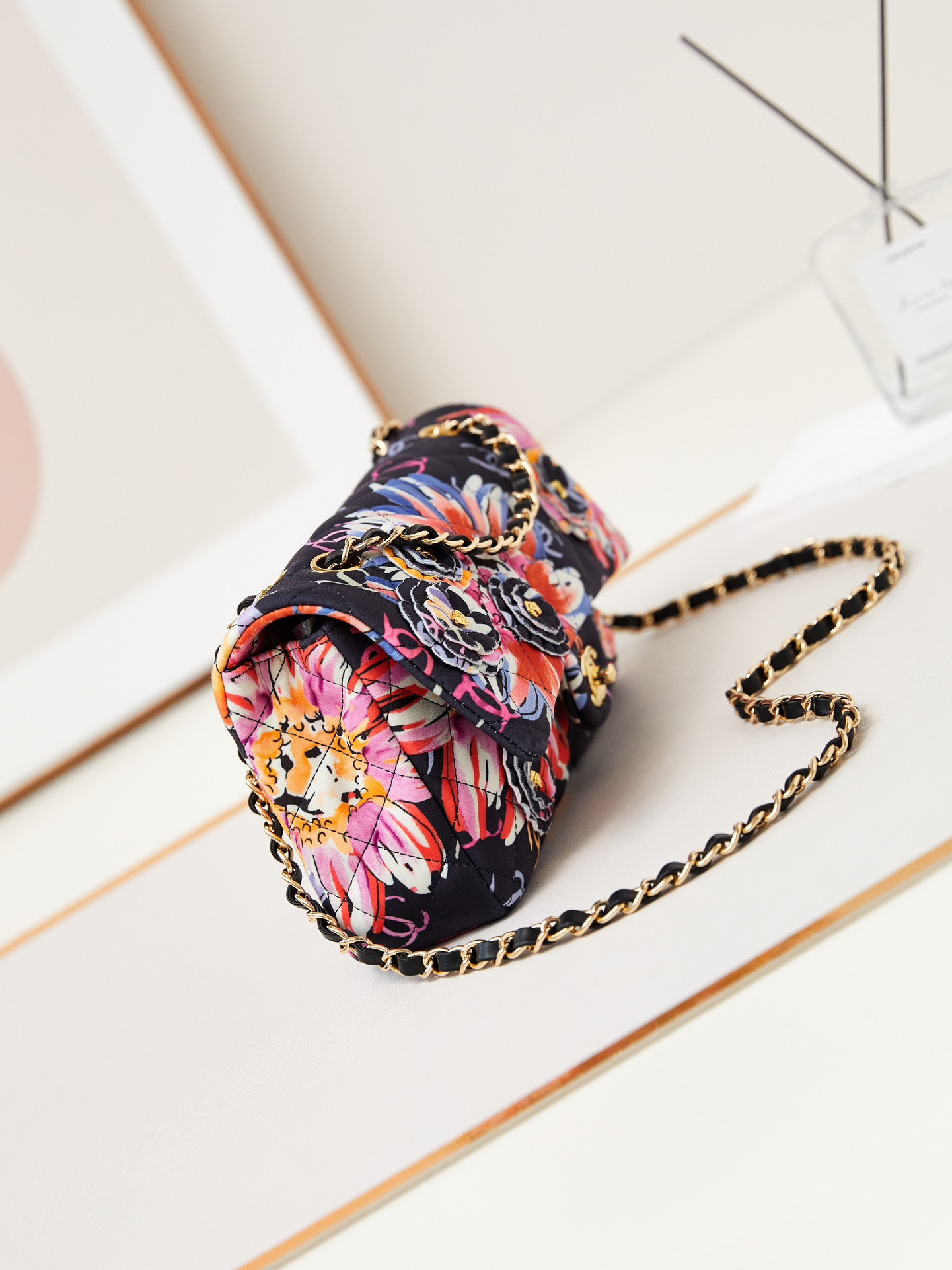 Chanel Classic Flap Bag 15.5×25.5×6.5cm