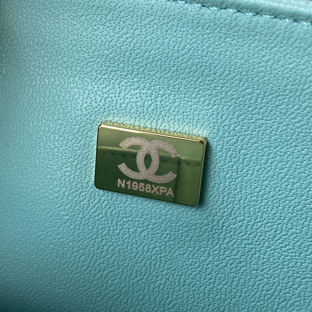 Chanel Classic Flap Bag 15.5×25.5×6.5cm