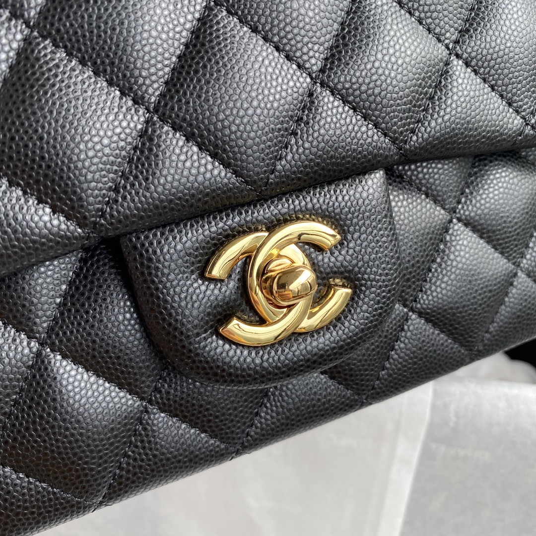 Chanel Classic Flap Bag 15.5×25.5×6.5cm