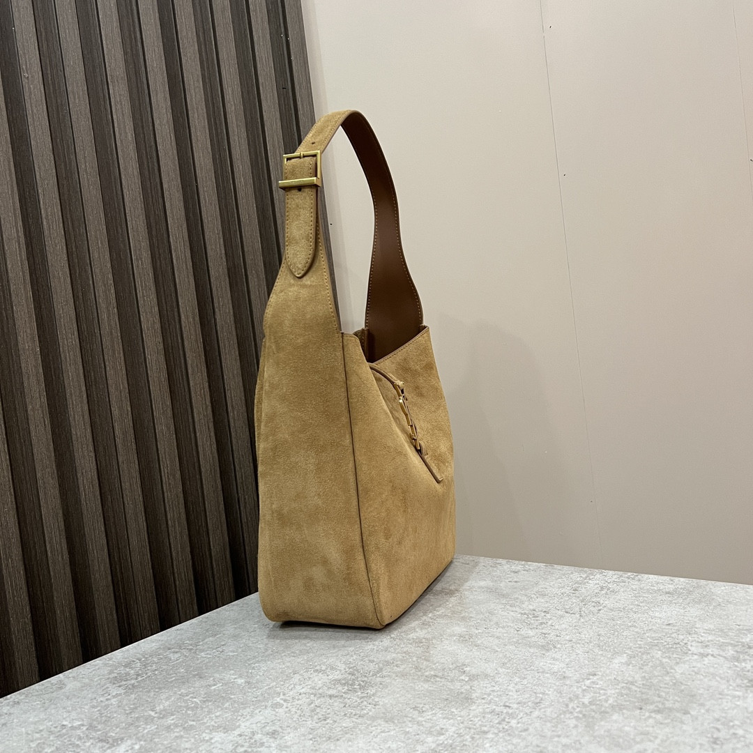 YSL LE 5 À 7 23x22x8cm