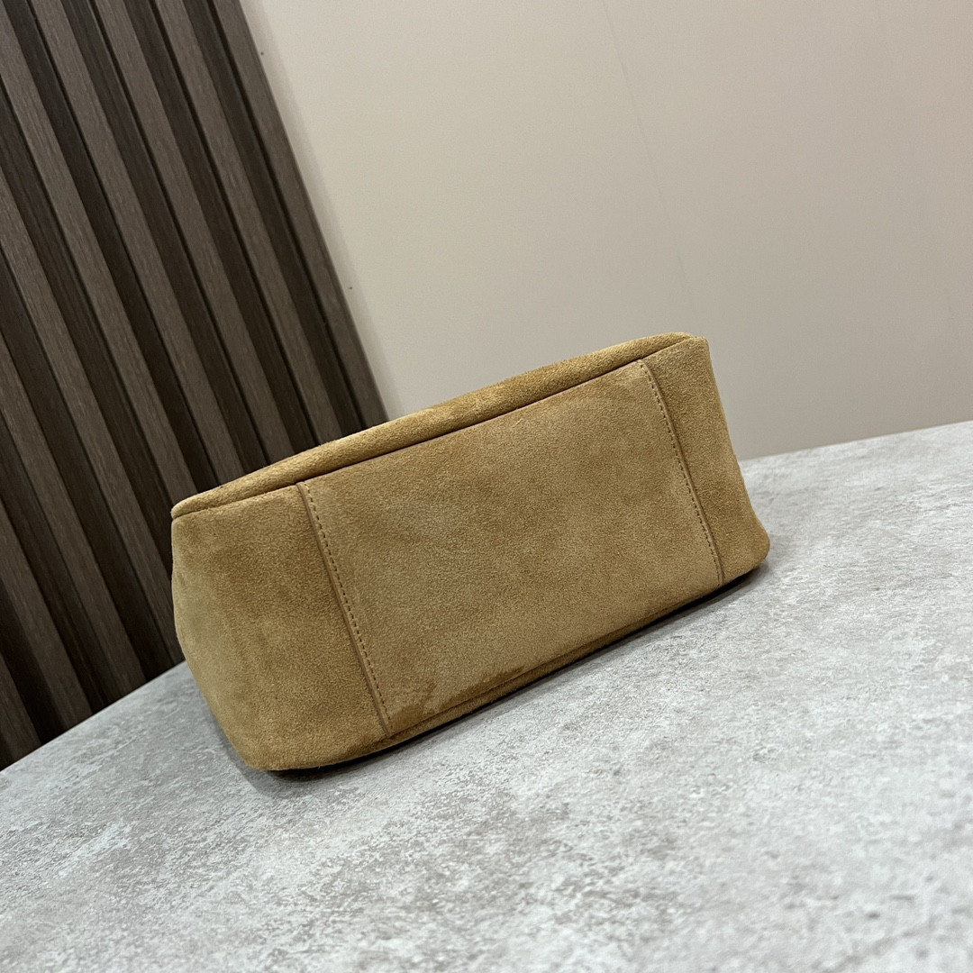 YSL LE 5 À 7 23x22x8cm