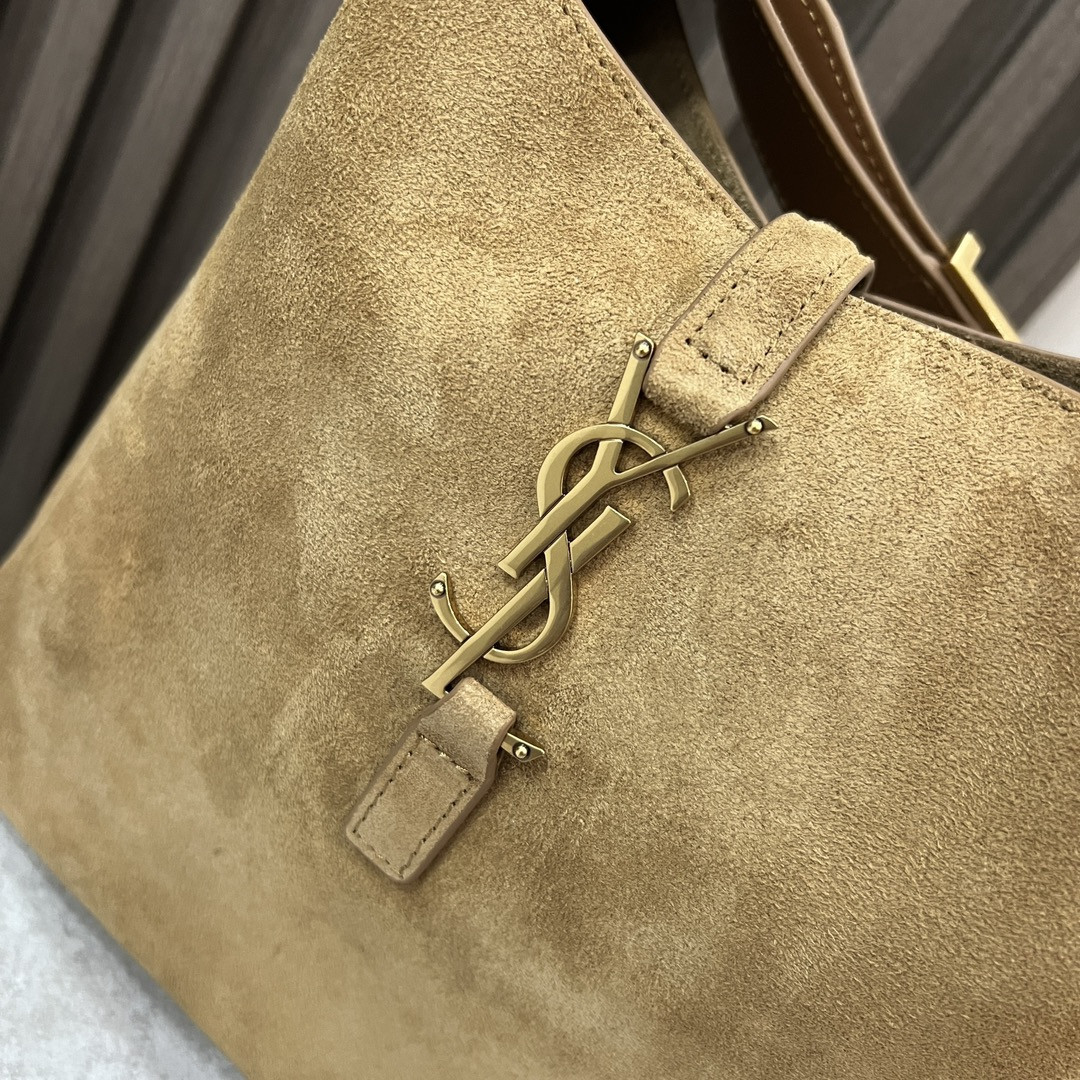 YSL LE 5 À 7 23x22x8cm