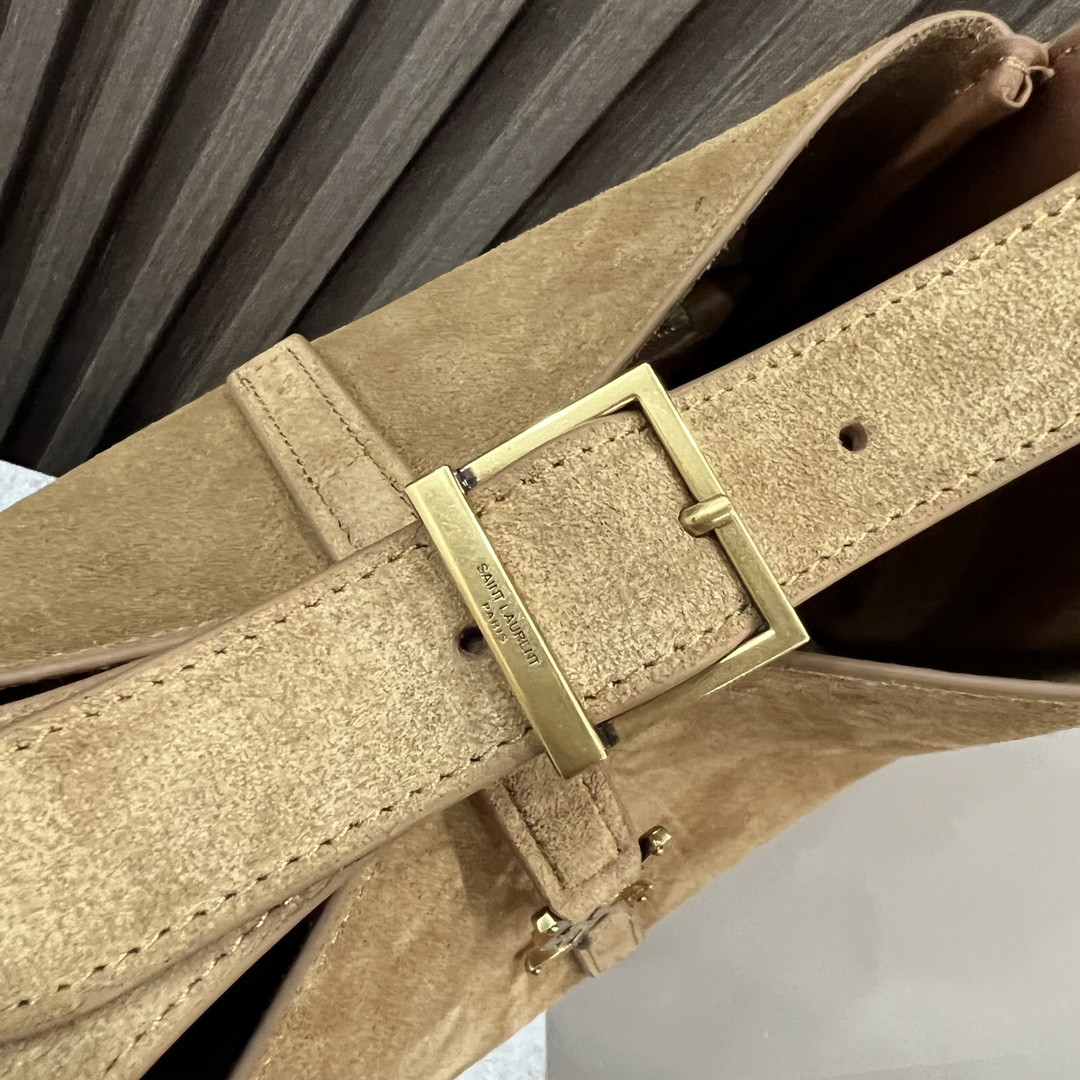 YSL LE 5 À 7 23x22x8cm