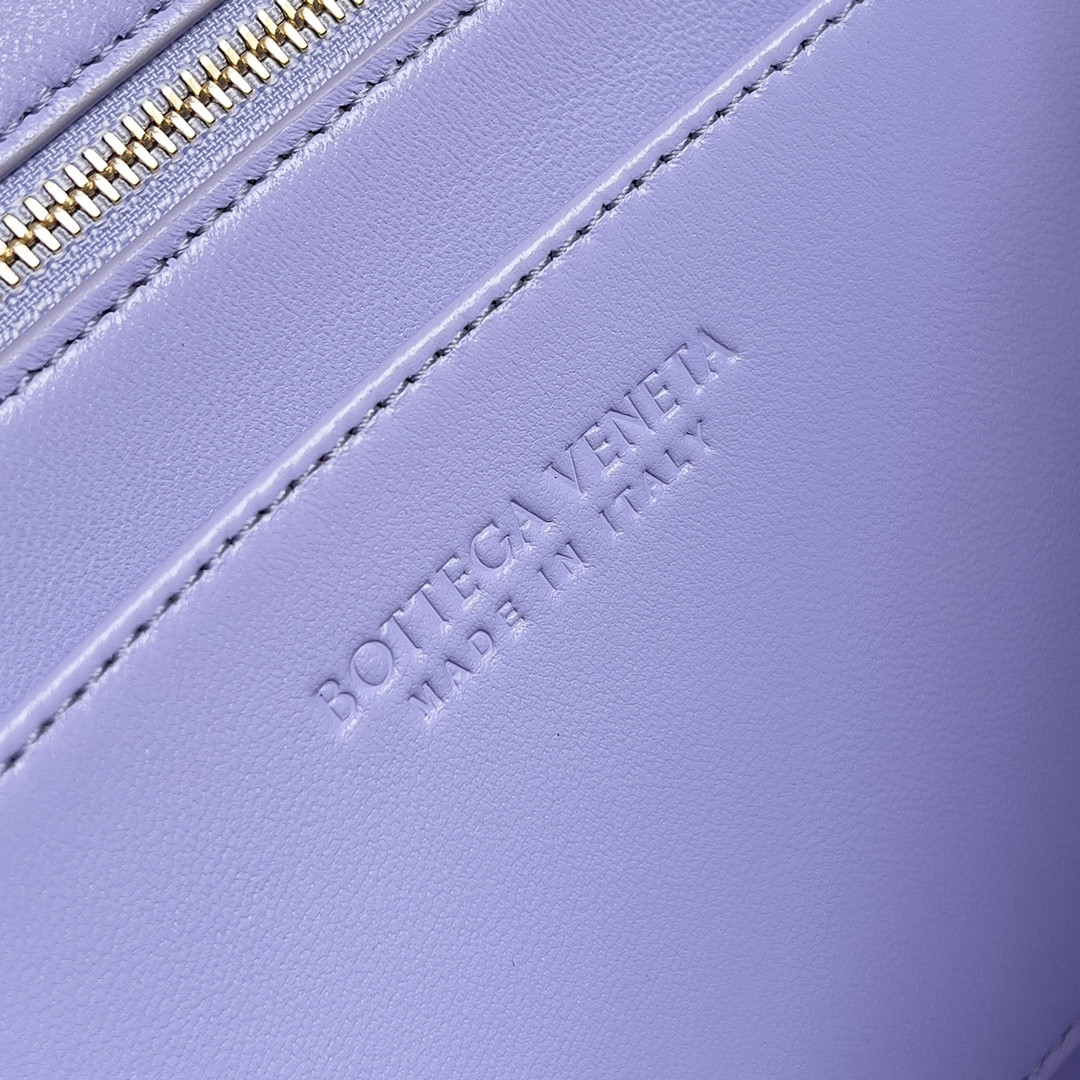 Bottega Veneta East-West Andiamo 29x10x18CM