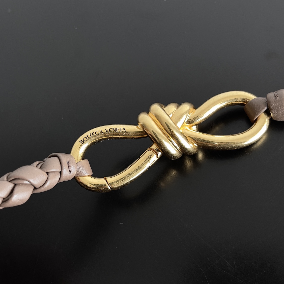 Bottega Veneta East-West Andiamo 29x10x18CM