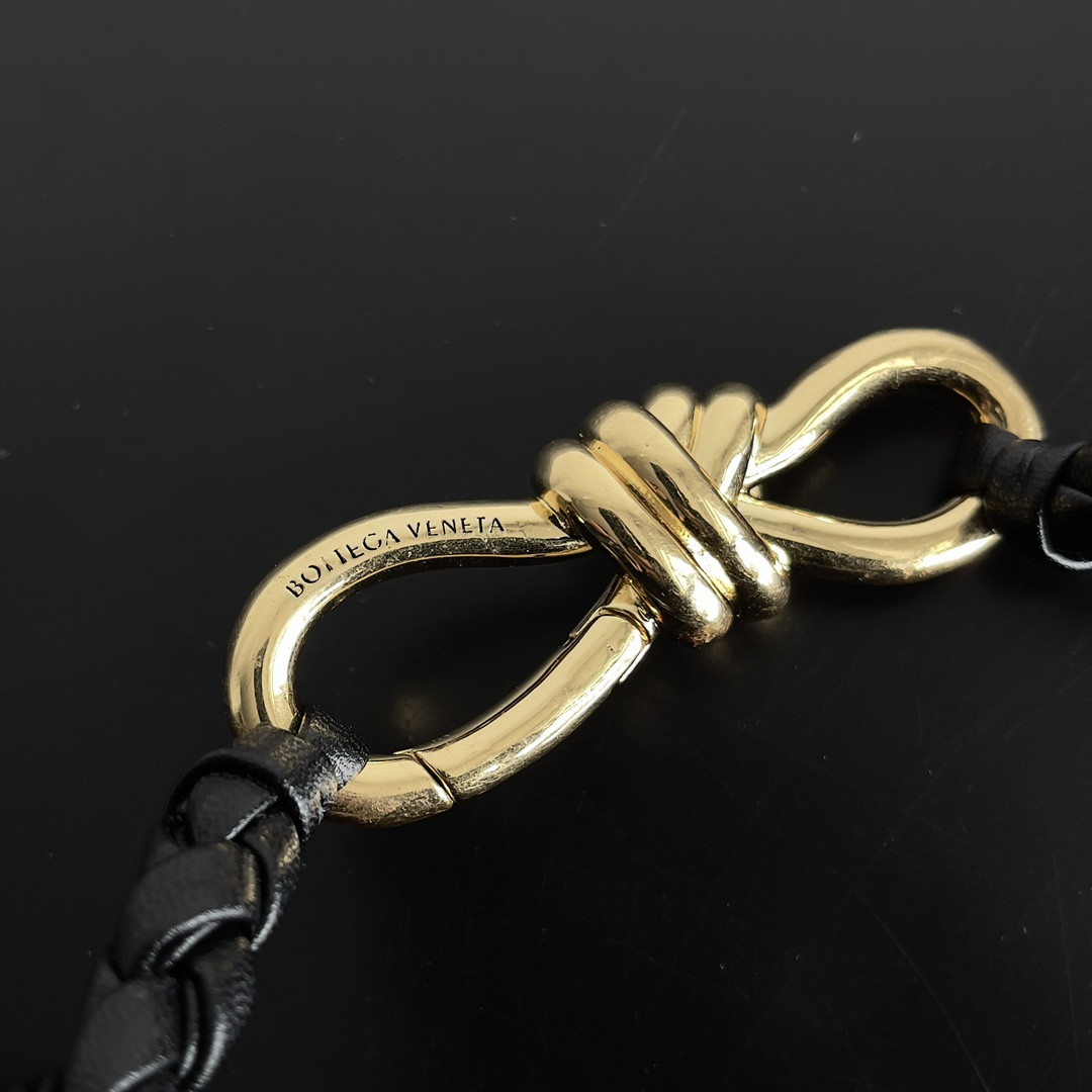 Bottega Veneta East-West Andiamo 29x10x18CM