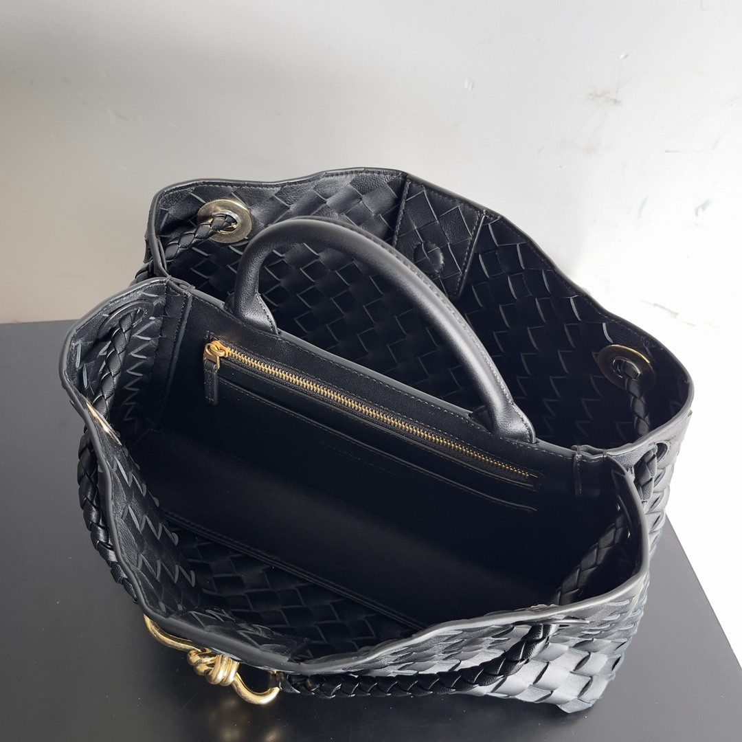 Bottega Veneta East-West Andiamo 29x10x18CM