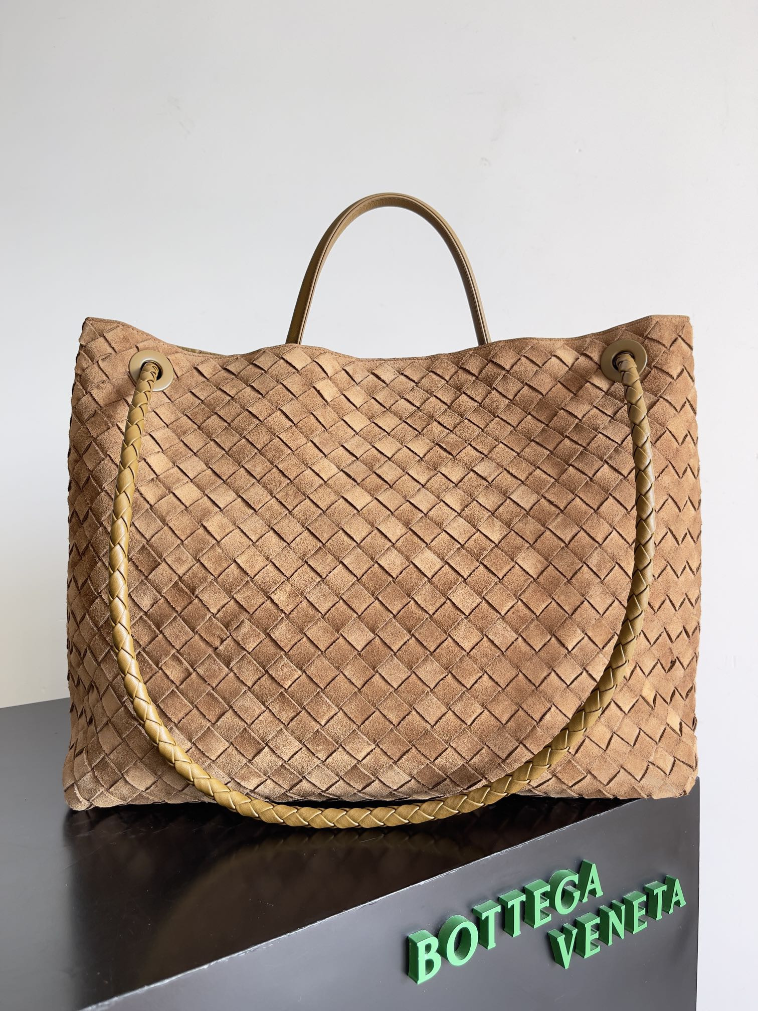 Bottega Veneta Large Andiamo 42x18x35cm