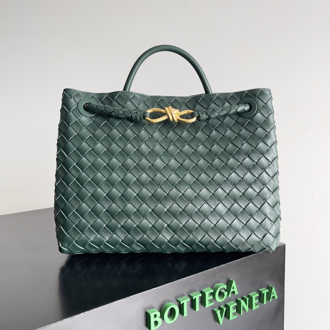 Bottega Veneta Medium Andiamo 32x25x11CM
