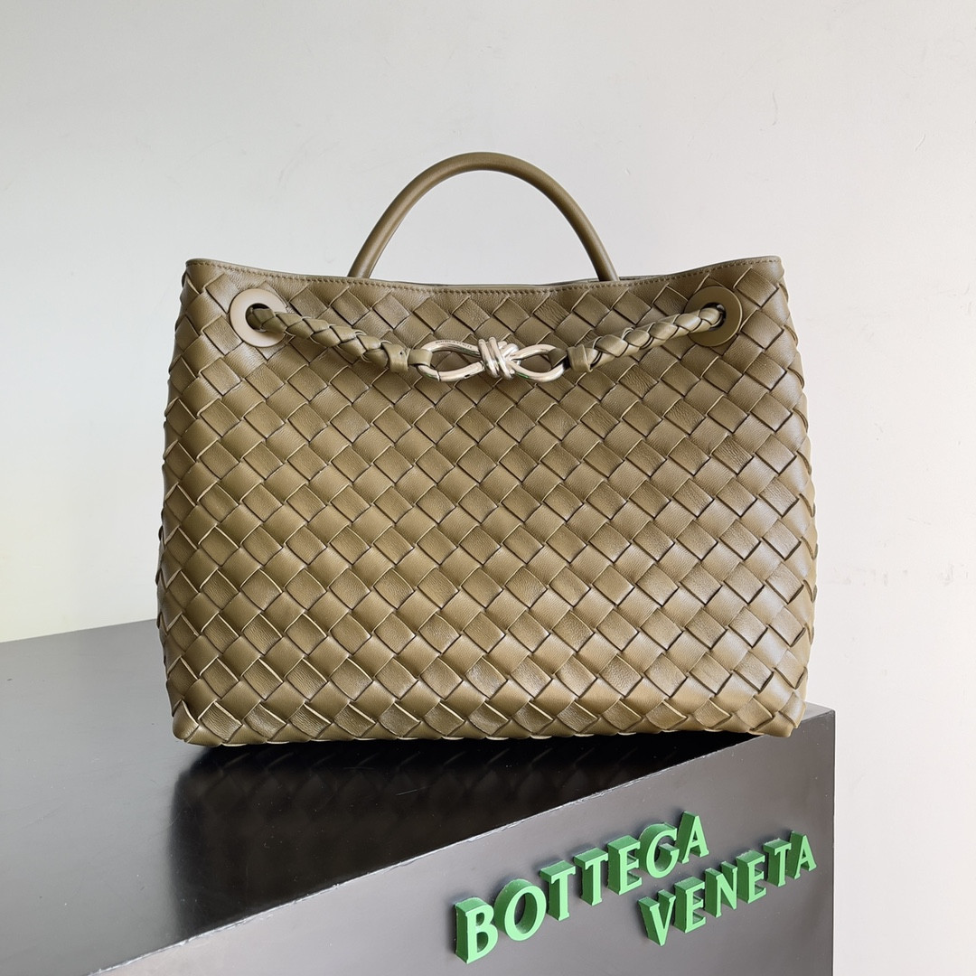 Bottega Veneta Medium Andiamo 32x25x11CM