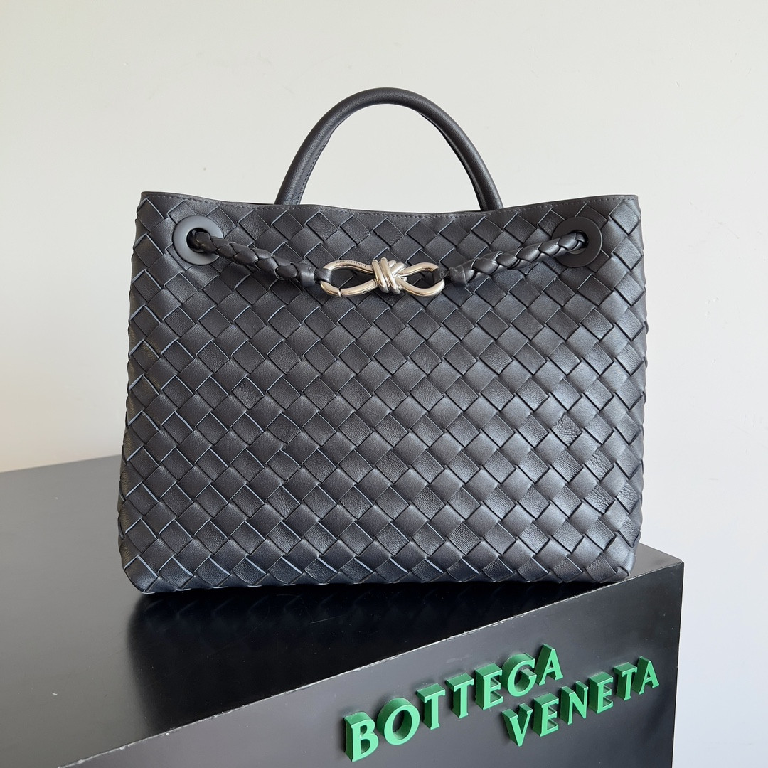 Bottega Veneta Medium Andiamo 32x25x11CM