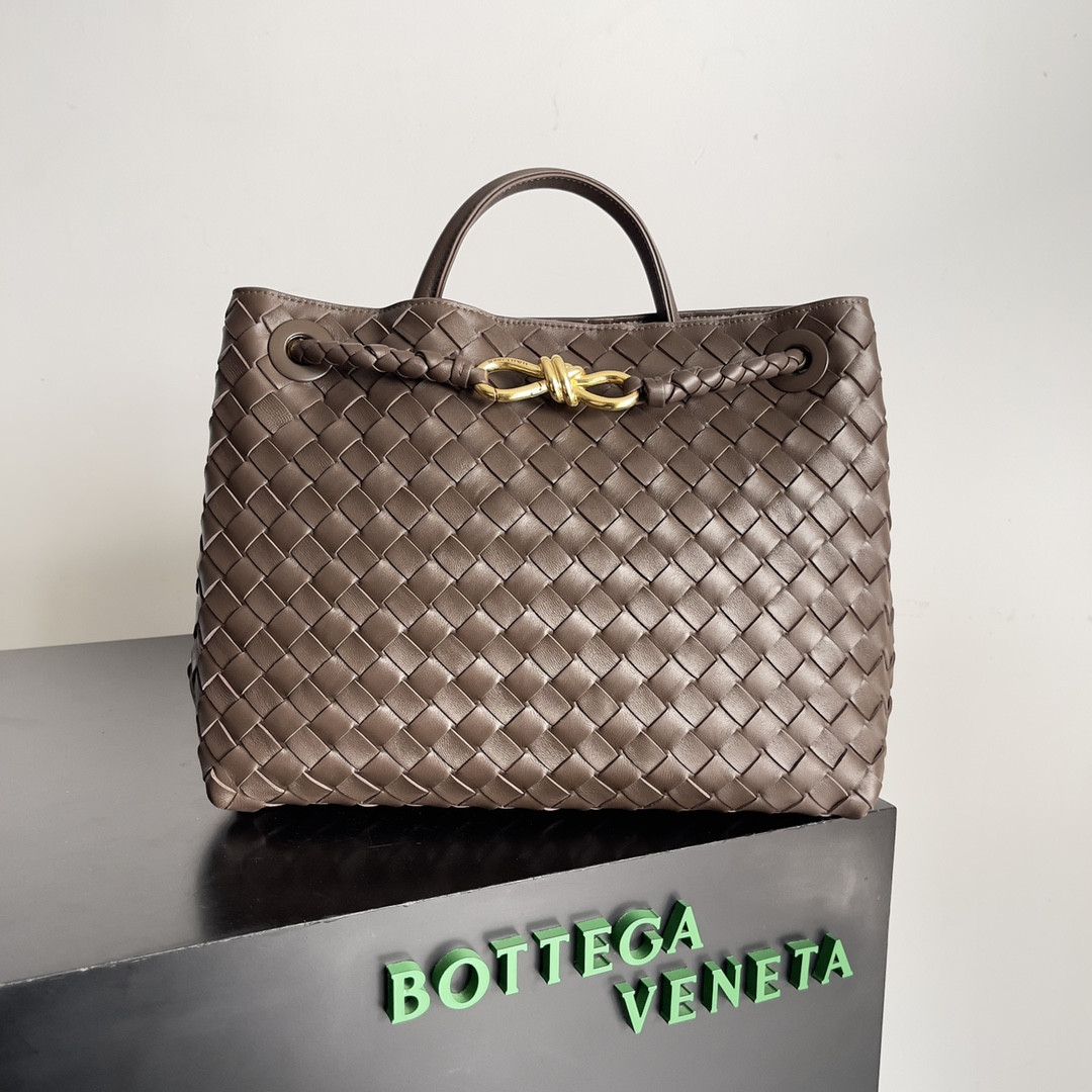 Bottega Veneta Medium Andiamo 32x25x11CM