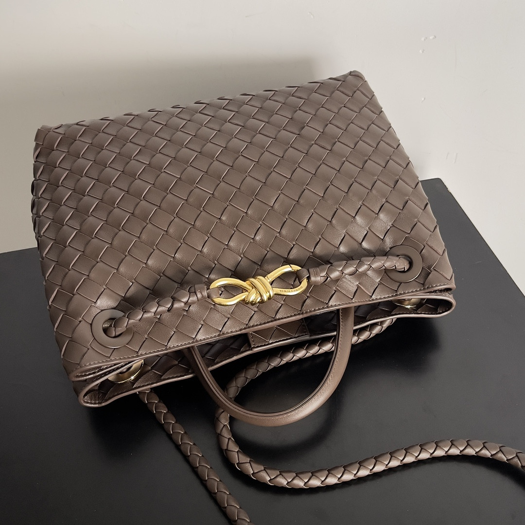 Bottega Veneta Medium Andiamo 32x25x11CM