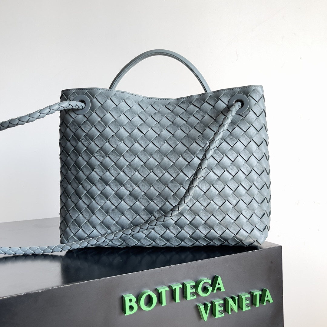 Bottega Veneta Medium Andiamo 32x25x11CM